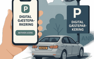 Illustration af en parkeret bil i en opmærket bås under et skilt med teksten “P Digital gæsteparkering” og et overvågningskamera, mens en hånd holder en smartphone med en app, der viser “Digital gæsteparkering” og knappen “Aktiver licens”.
